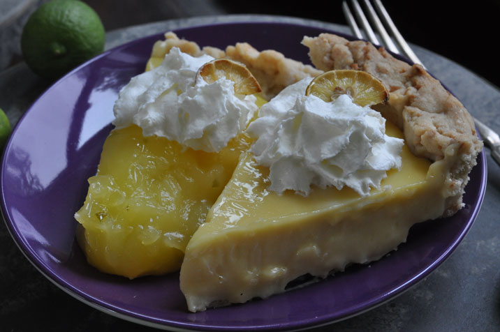 ok, it's a little smushy, but the key west lime pie on the left is my favorite...the firmer key lime pie with condensed milk on the right is the kids' favorite